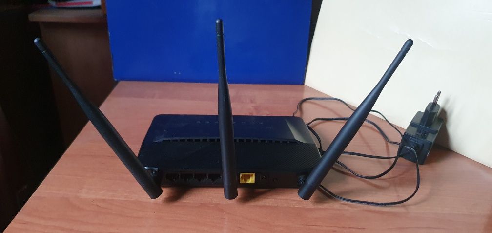 Router D-Link DIR-809