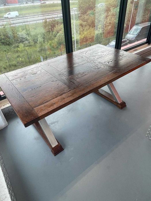 Stół do jadalni z litego drewna orzecha amerykańskiego - 180/100/80