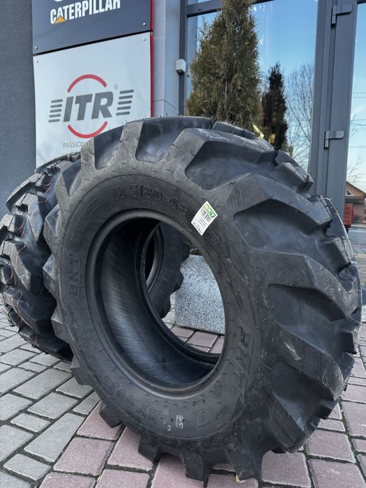 Шини резина  клюшка екскаватор 12.5/80-18,JCB, CAT,