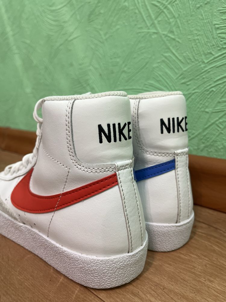 Жіночі кросівки Nike Blazer Mid 77(36)