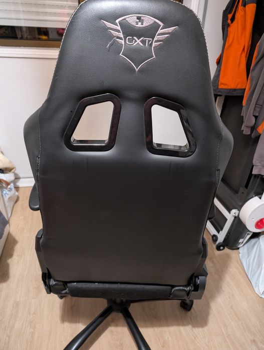 Cadeira Trust Gaming GXT