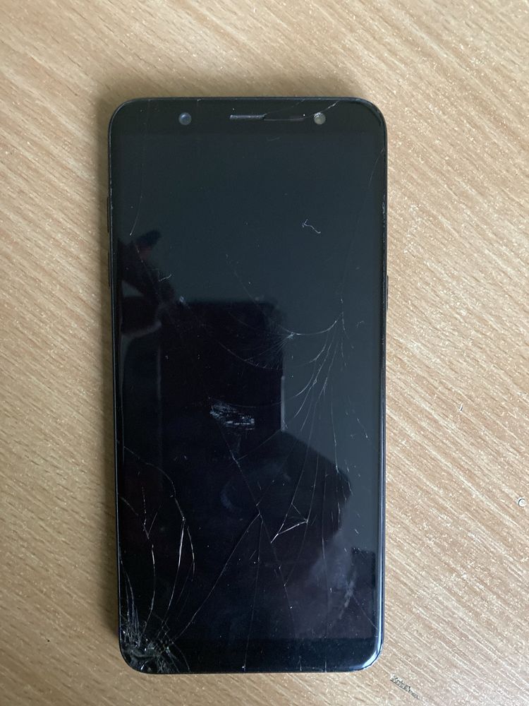 Samsung j8 розбитий екран