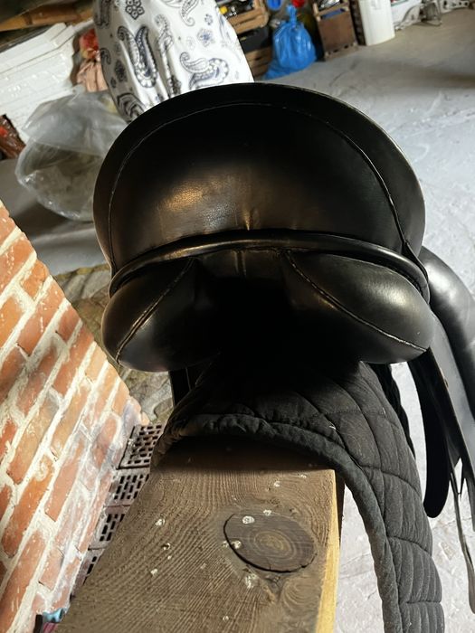 Sprzedam siodło ujeżdżeniowe