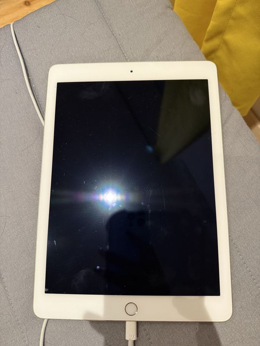 Sprzedam iPad Air 2 16 GB – dobry stan, sprawny