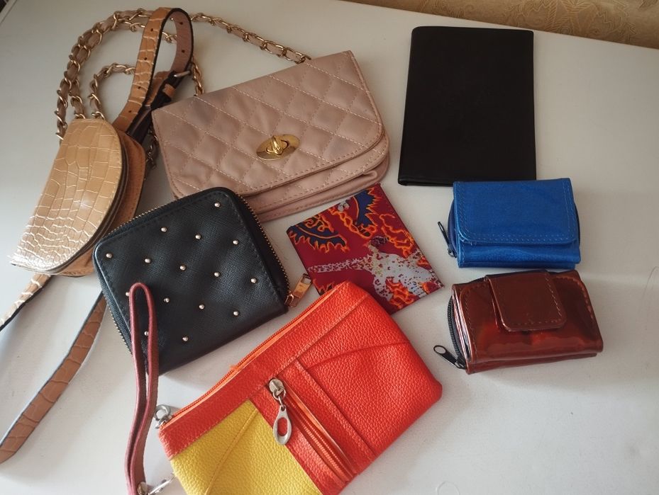 Сумочка, кошельки.