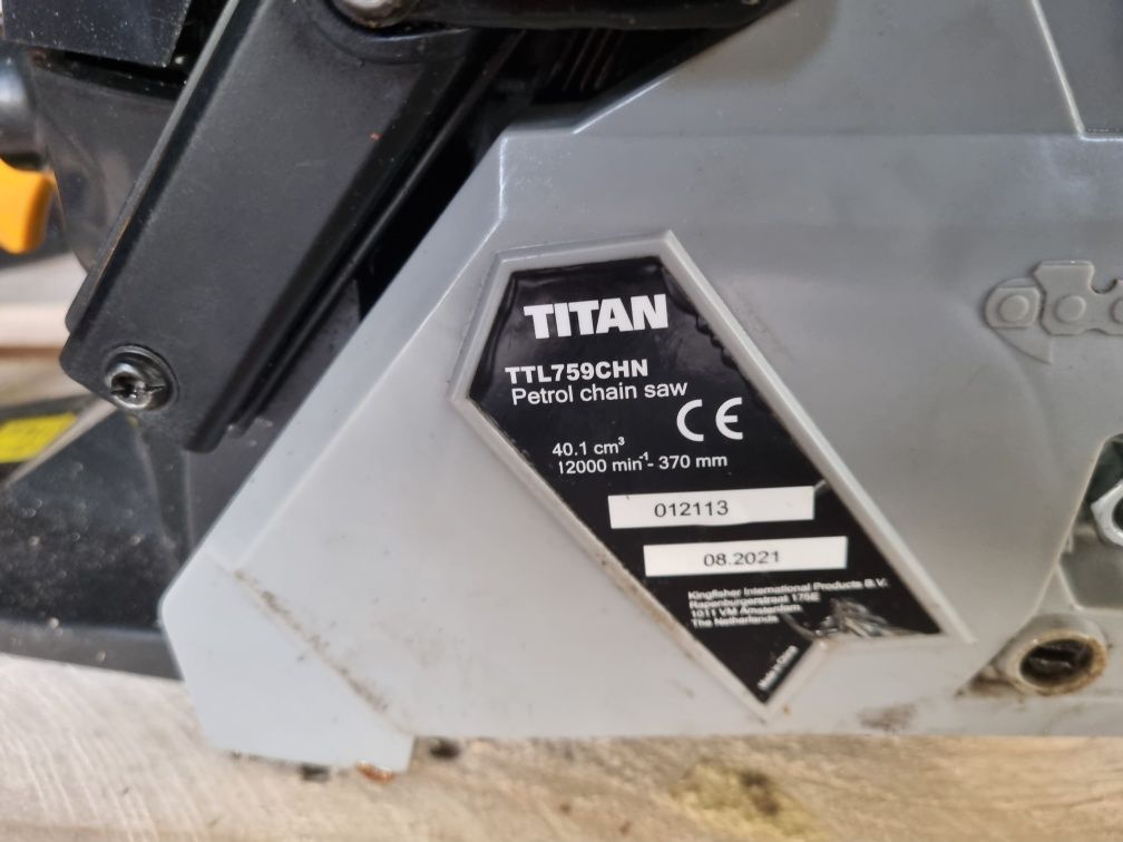 Sprzedam piłę spalinową TITAN TTL759CHN