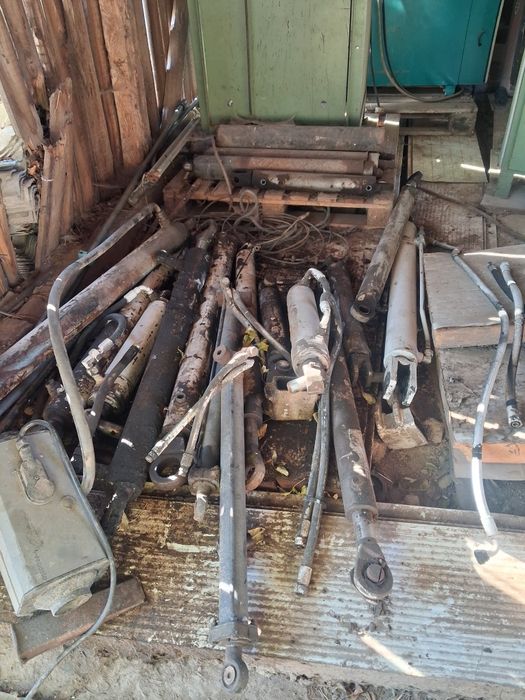 Siłowniki hydrauliczne