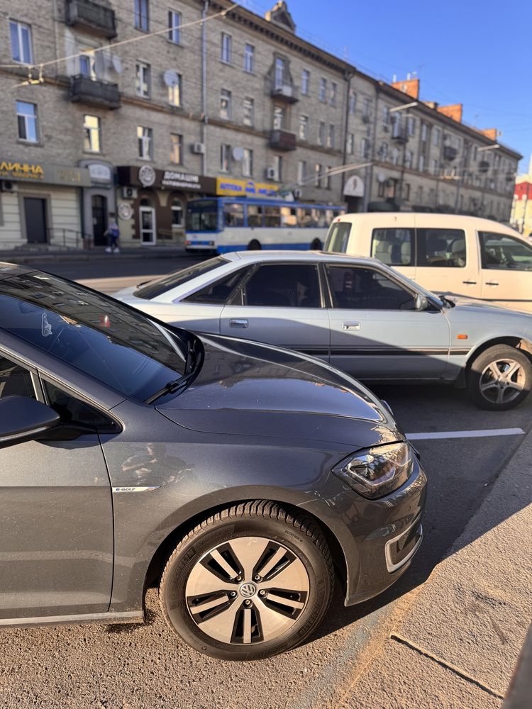 Volkswagen e golf 2017