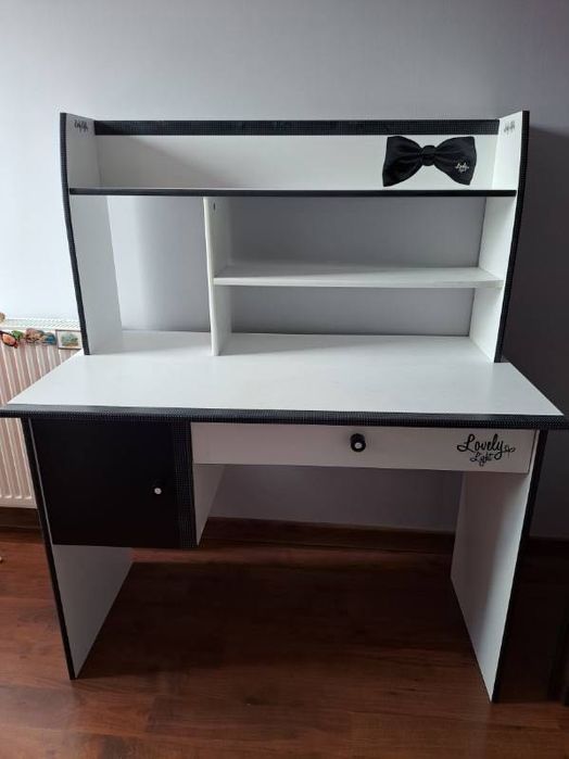 Sprzedam biurko w dobrym stanie