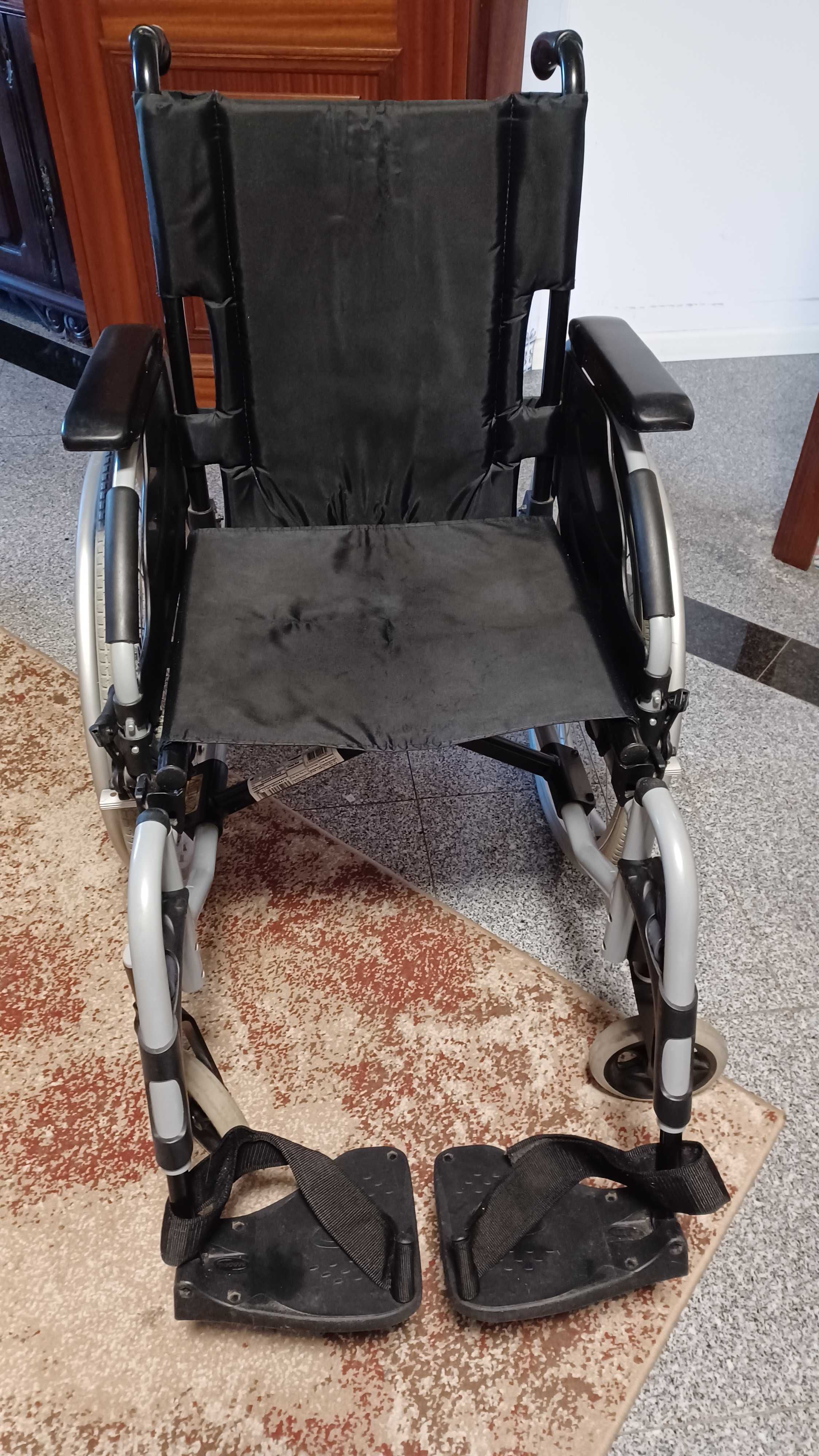 cama articulada eléctrica com comando + colchão antiescaras eléctrico
