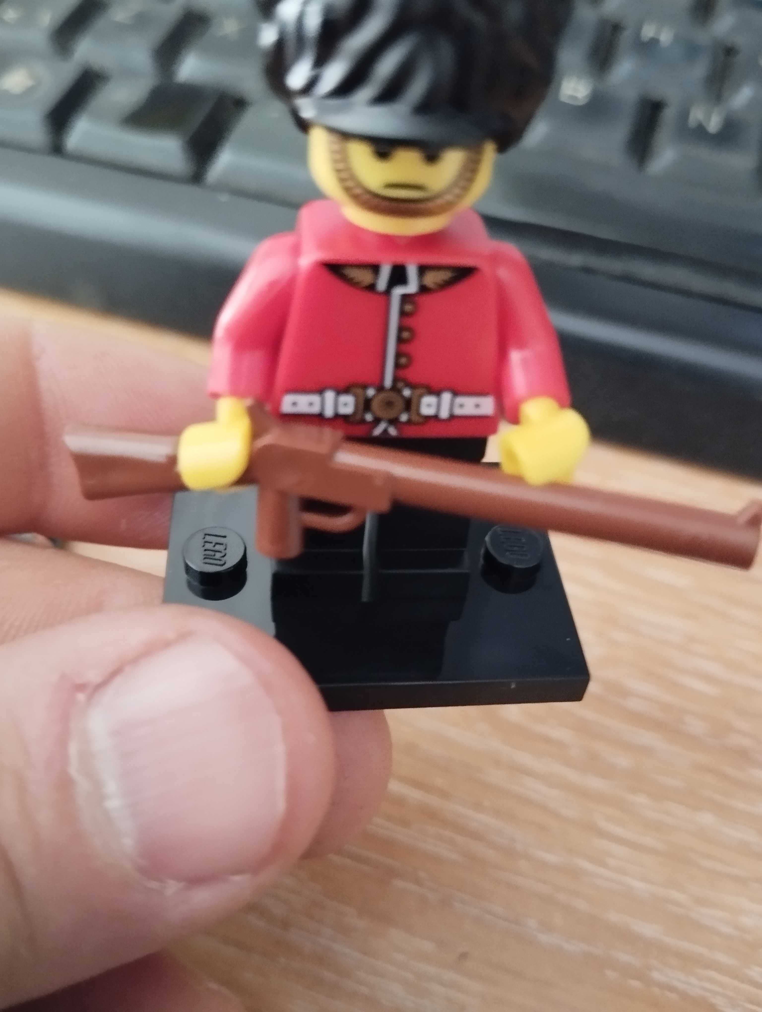 lego minifiguras serie 5 Royal Guard Novo