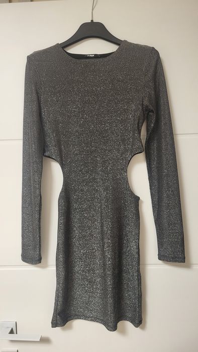 Продам сукню        .