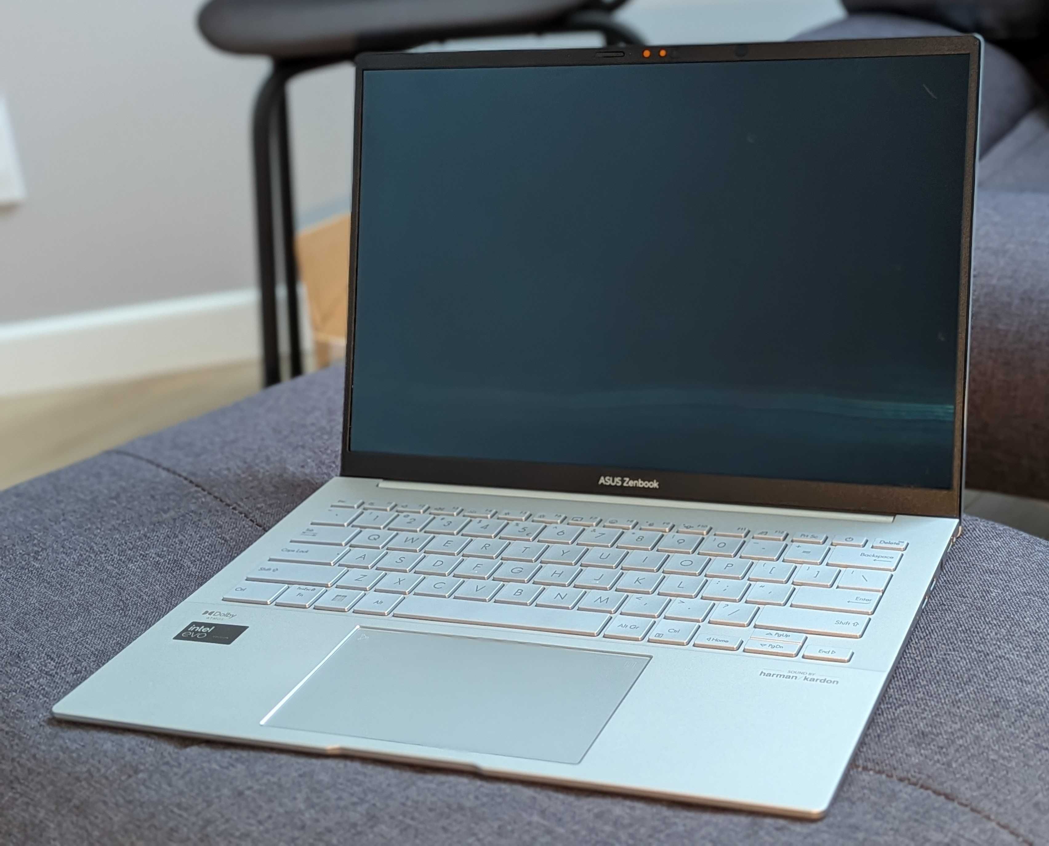 Laptop ASUS ZenBook 14" OLED Ultra 9-185H 32GB RAM 1TB SSD W11 Home