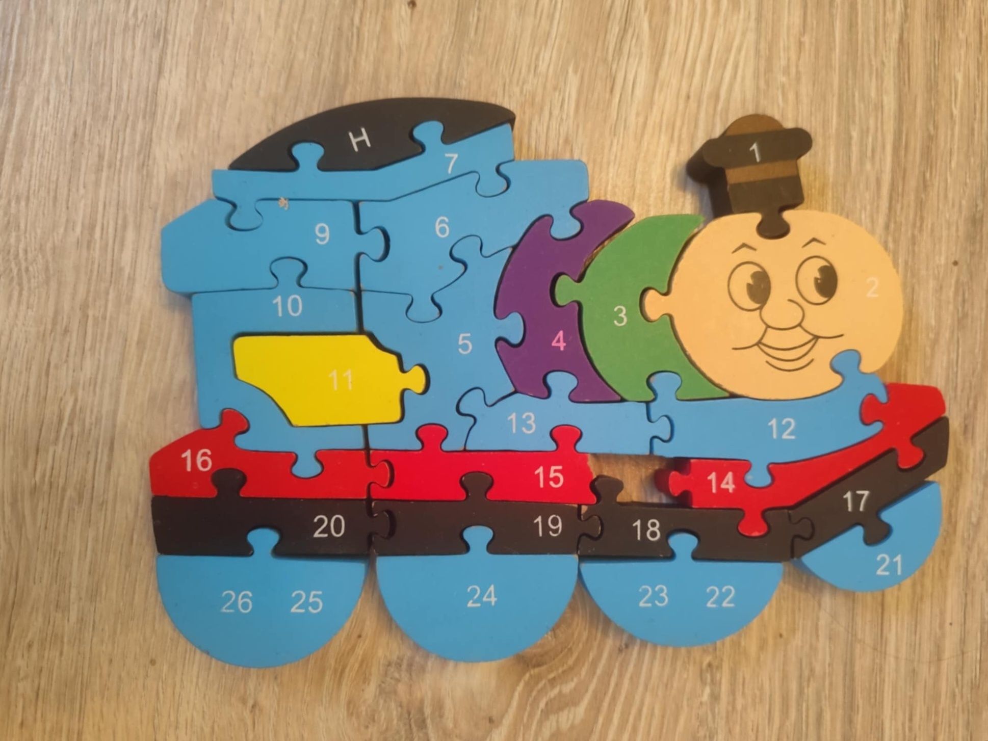 Puzzle drewniane pociąg Tomek