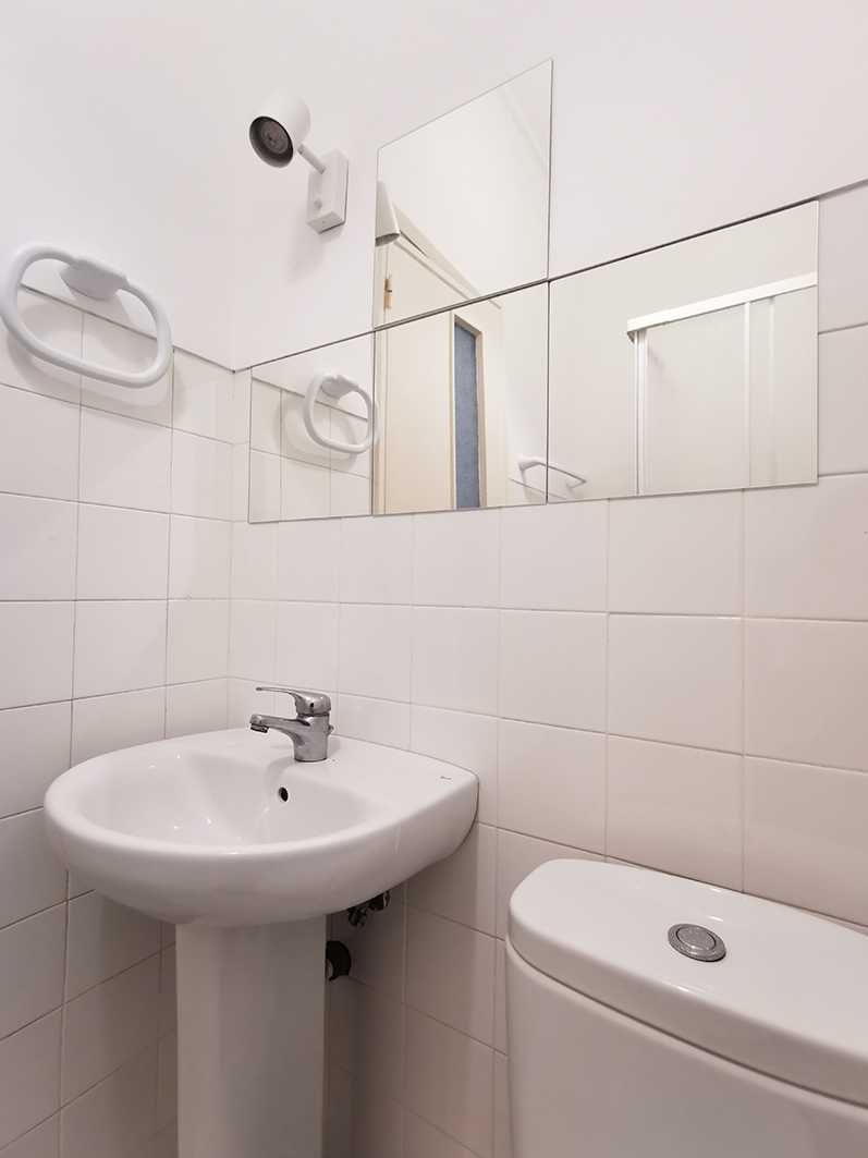 Quarto Costa Caparica, WC privado, FCT da Universidade Nova de Lisboa