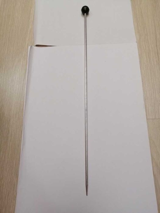 Długi, prosty drut do robienia na drutach, z aluminium. Dł 35 cm. PRL.