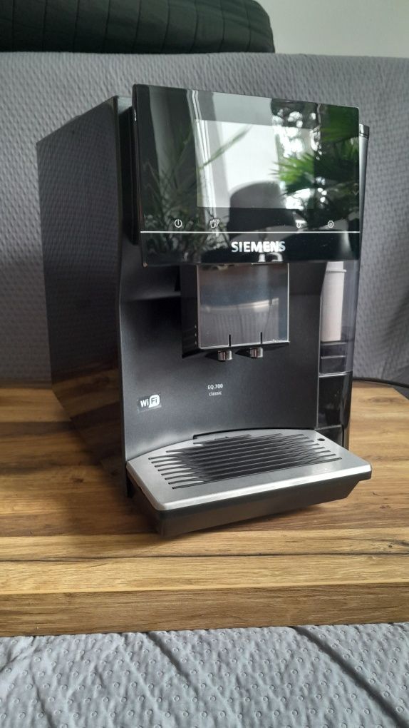 Ekspres SIEMENS EQ700