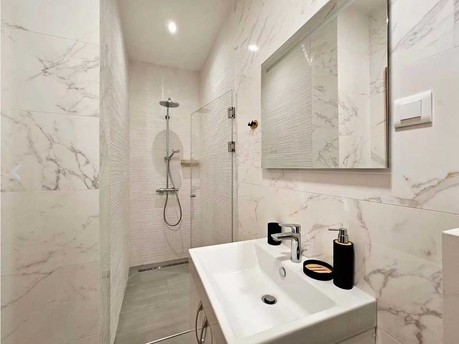 Просторная квартира 1+1 с панорамным видом на море в Будве Черногория