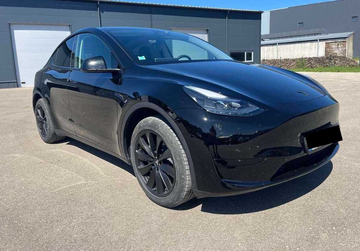 Tesla model y 2023 long range dual motor