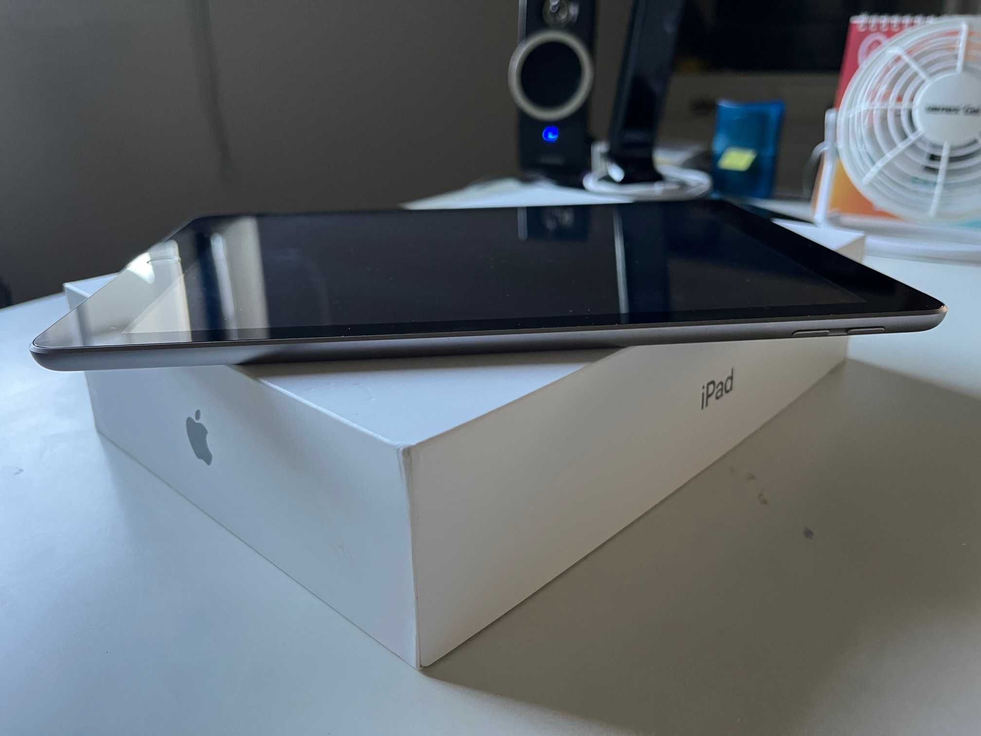 iPad 5ª geração Wi-Fi 32GB - Preto