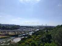 Apartamento T3 com vista da Varanda sobre o Rio Tejo  nos Terraços da