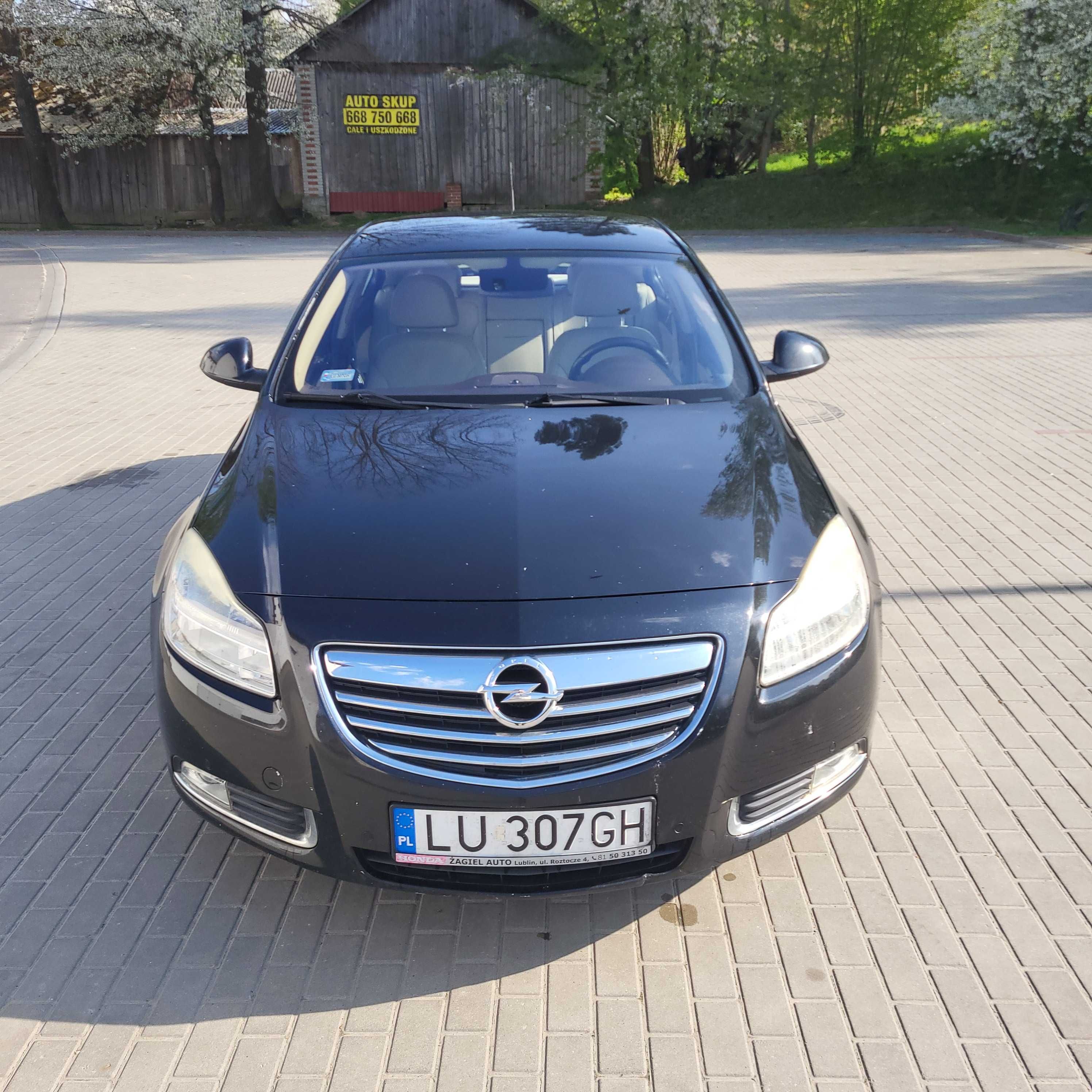 Opel Insignia czarna + dodatkowe alufelgi