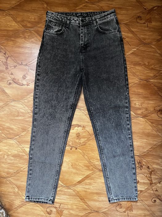 Джинси сірого кольору