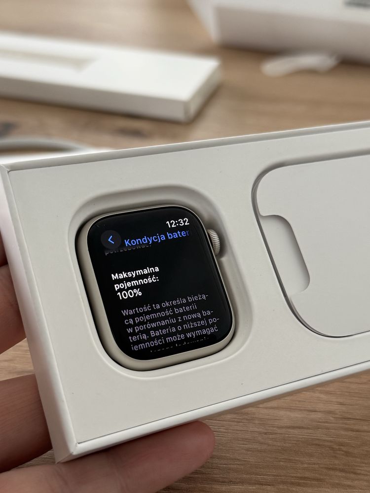 Apple Watch Series 8 GPS 41mm  koperta z aluminium Księżycowa poświata