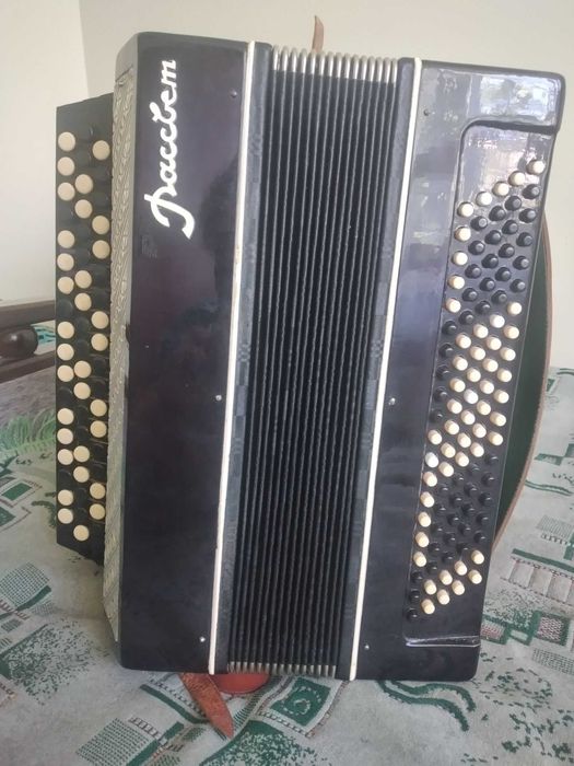 Баян "Рассвет" б/в