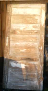 Stare drewniane drzwi .