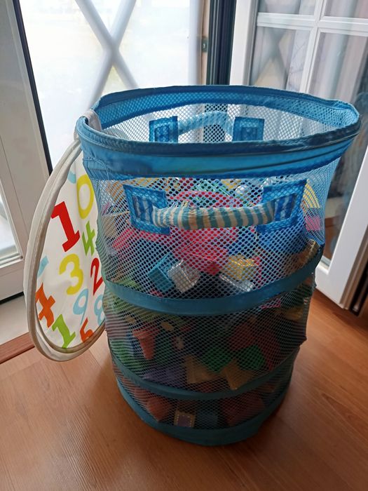 Cesto com blocos de construção tamanho grande