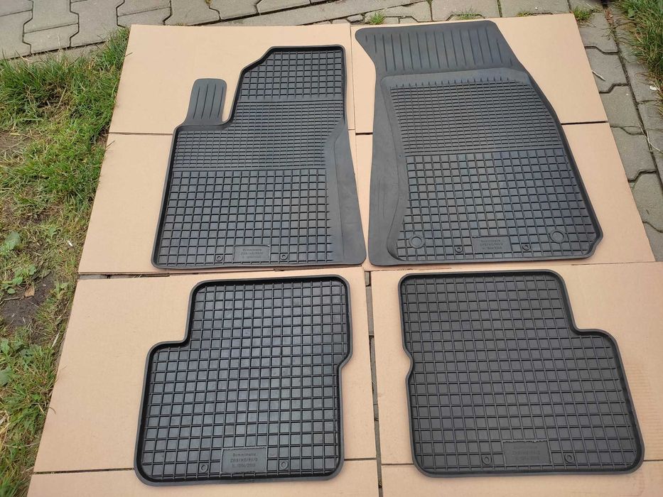 FIAT 500 od 07r NOWE Dywaniki gumowe dopasowane korytka korytkowe