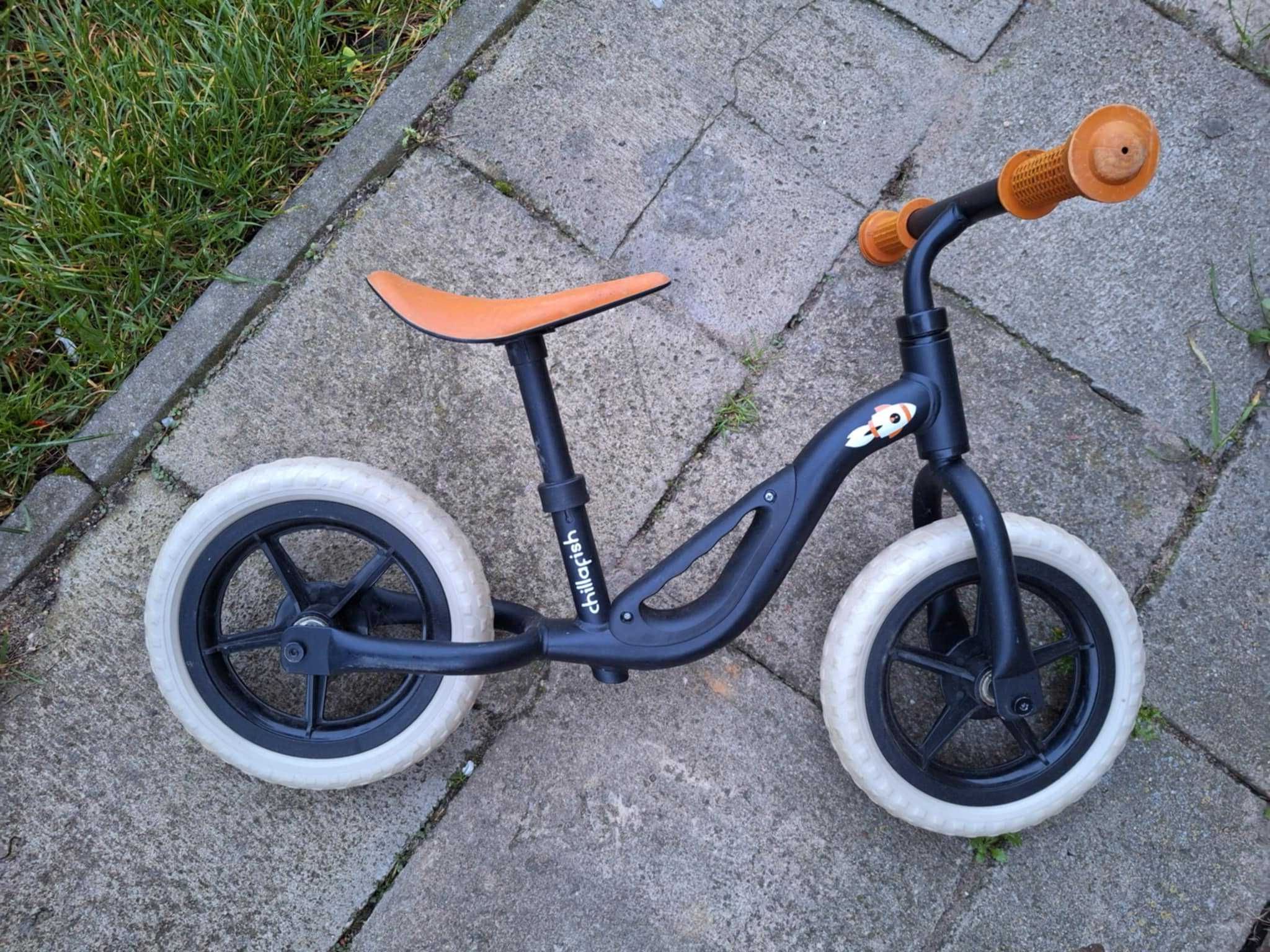 Chillafish Charlie Rowerek Biegowy Czarny dla dzieci