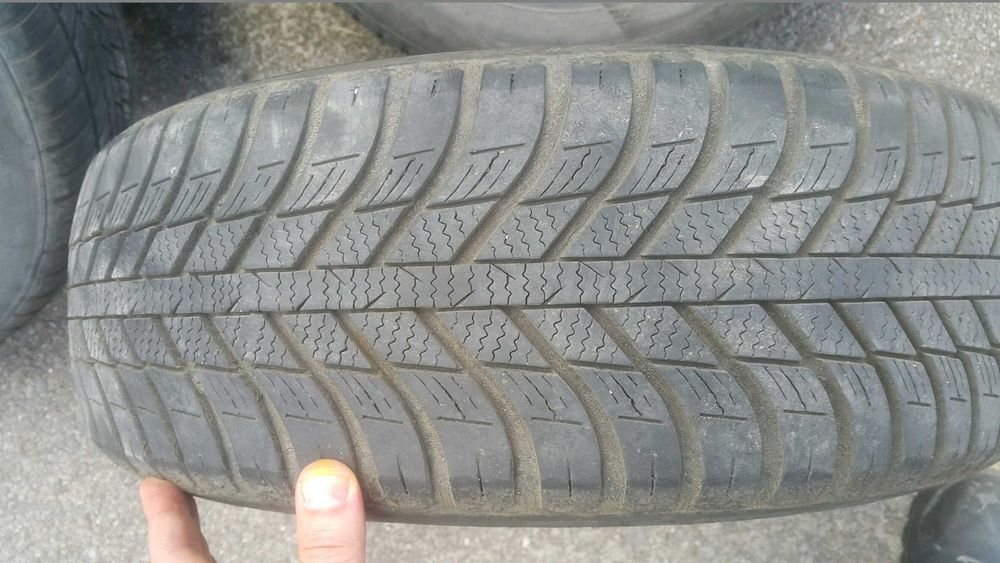 Opony całoroczne NEXEN MOMO 185/60R15    komplet