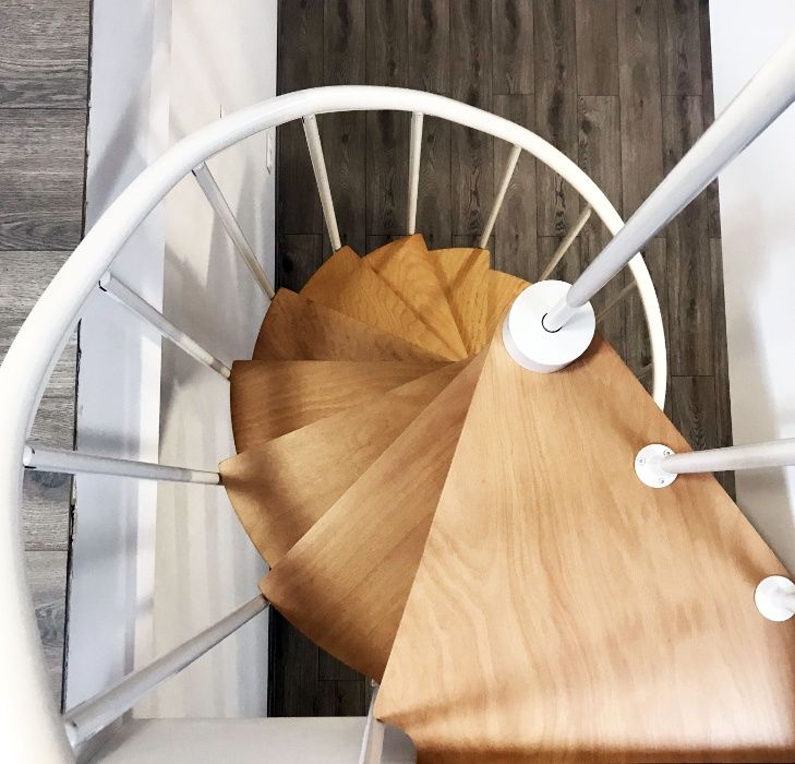 Nowoczesne schody spiralne Las Vegas Biel /BUK fi 140 cm