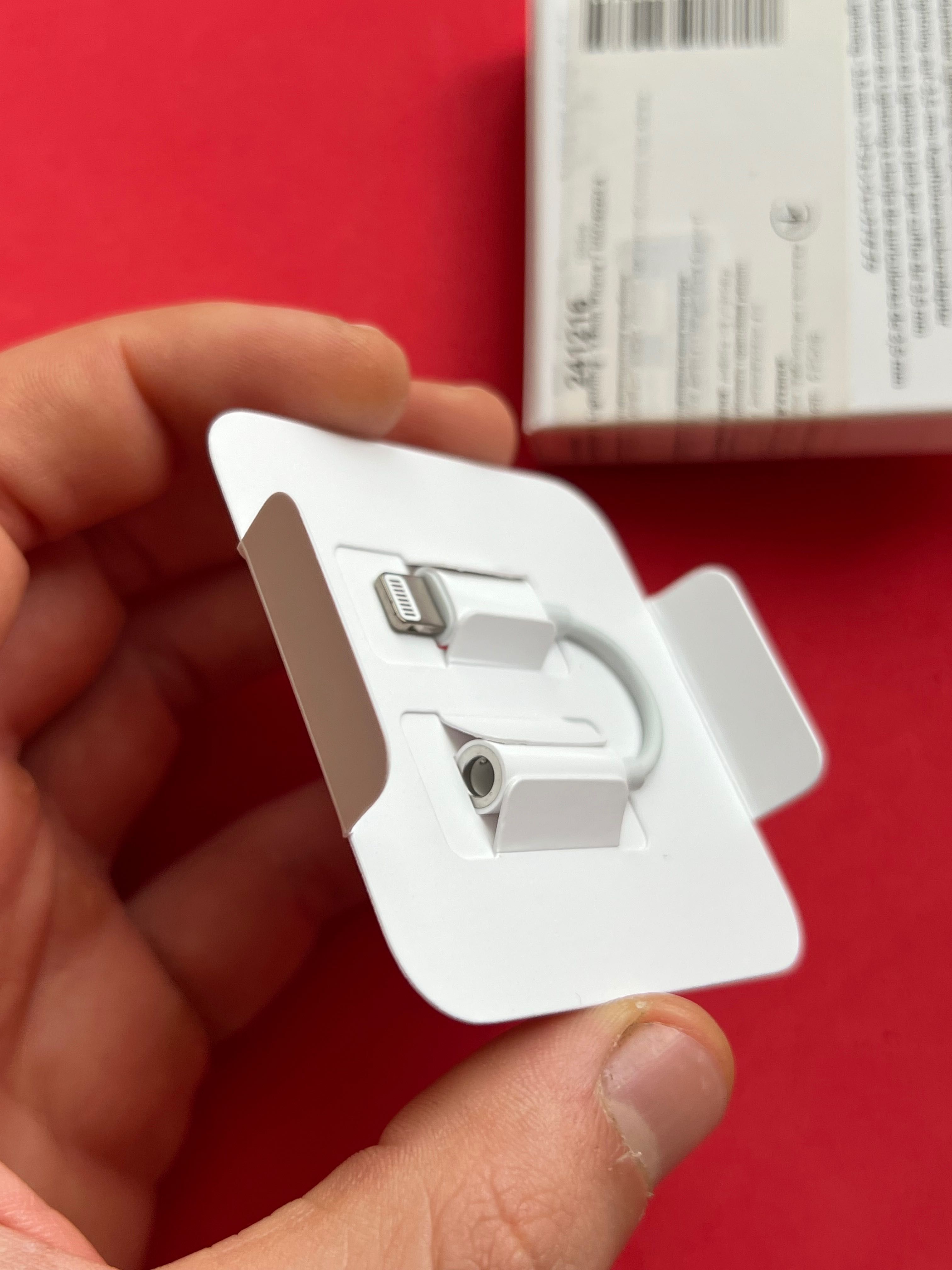 Новий оригінальний перехідник iphone/ipad lightning to 3.5mm jack