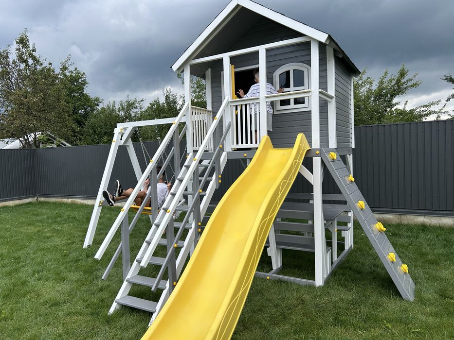 Дитячий майданчик ігровий будиночок для дітей з дерева гірка гойдалки