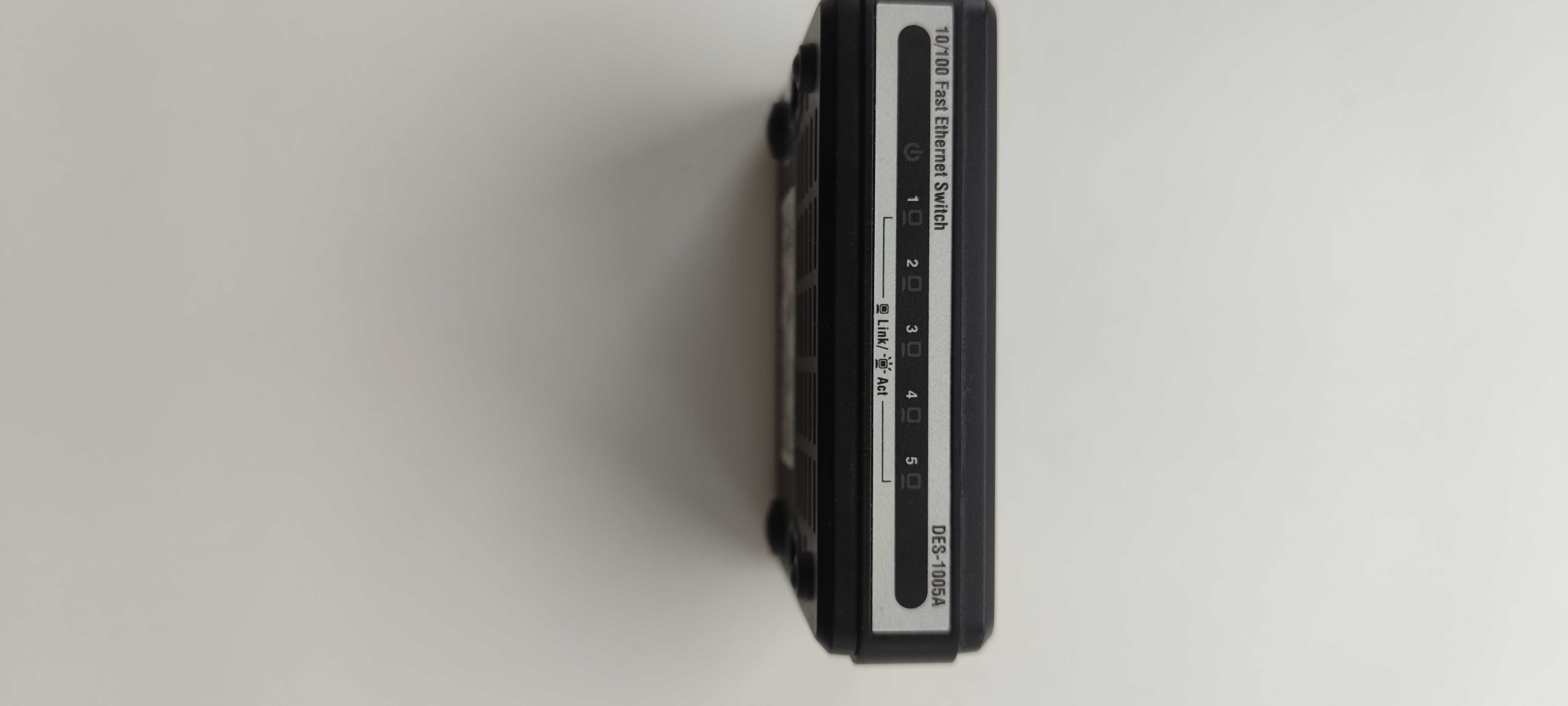 Коммутатор DES-1005a
