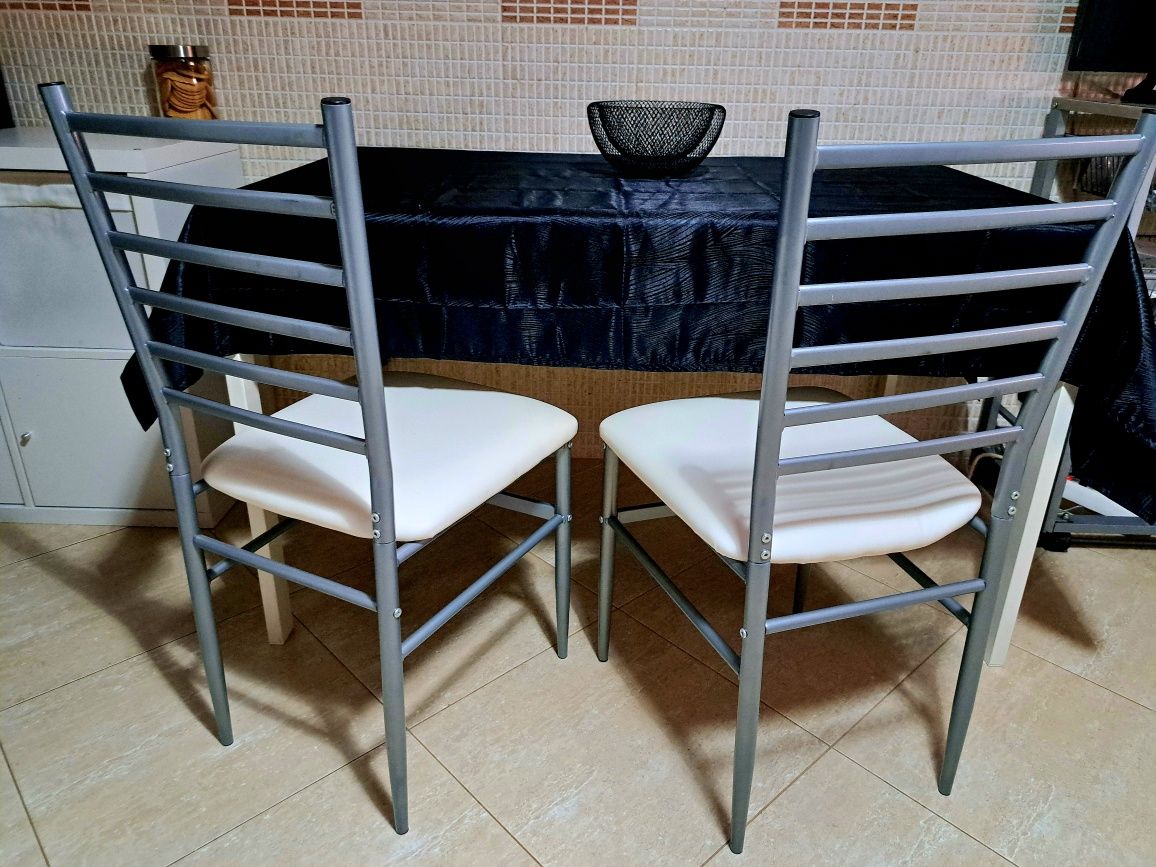 2 Cadeiras de Cozinha
