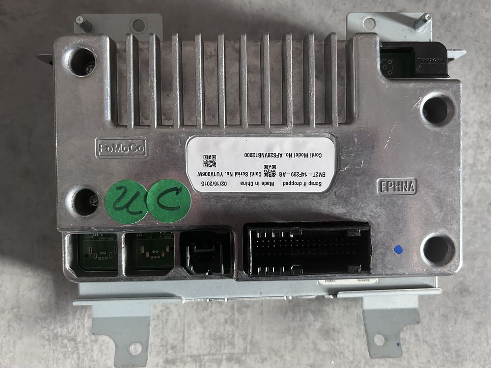 Ford: Sync 2 + USB Hub