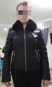 Весняна жіноча курточка на меху
