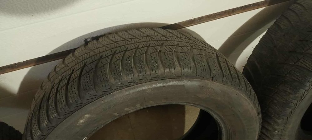 Opony Bridgestone 205/60/16 zimowe