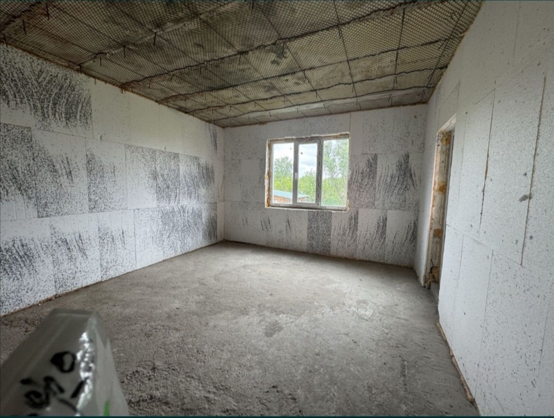 Продам 2 ком. квартиру. Новострой. Коттеджный Городок. Голубое Озеро.