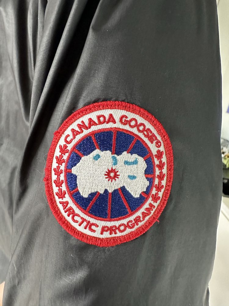 Пуховик Canada Goose