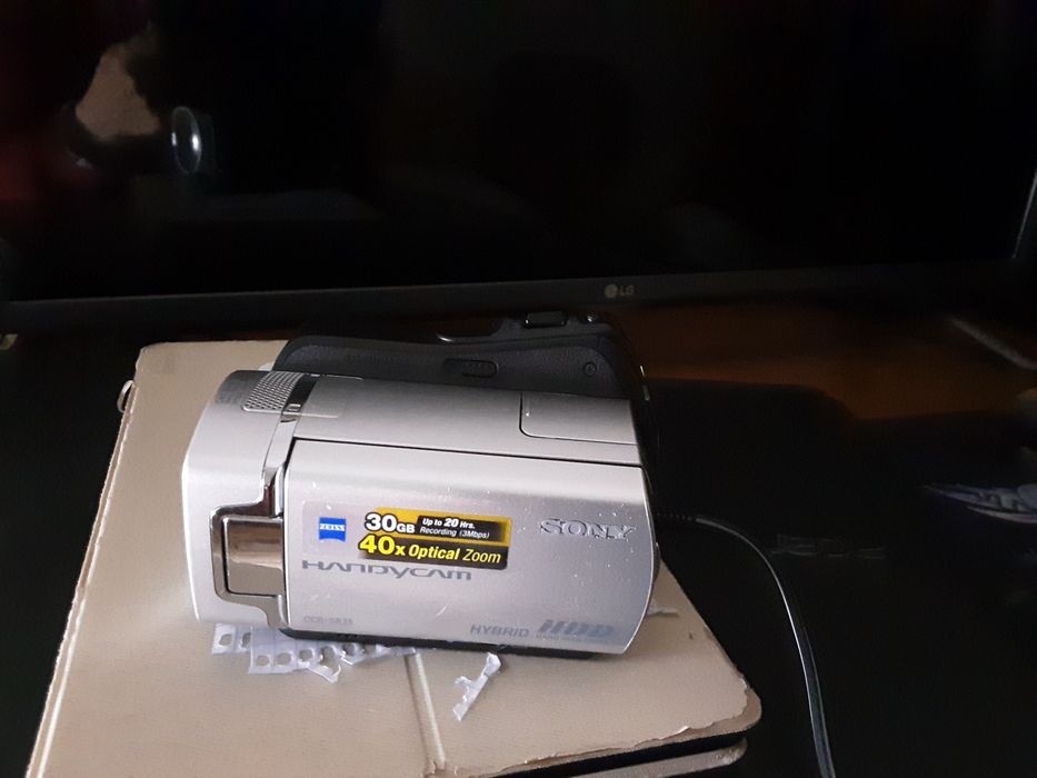 Câmara de video sony modelo DCR-SR 35E