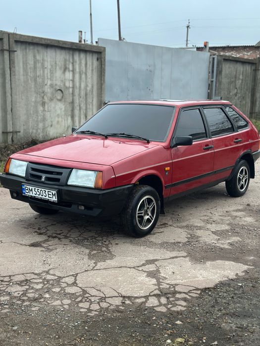 Машина ваз 2109!