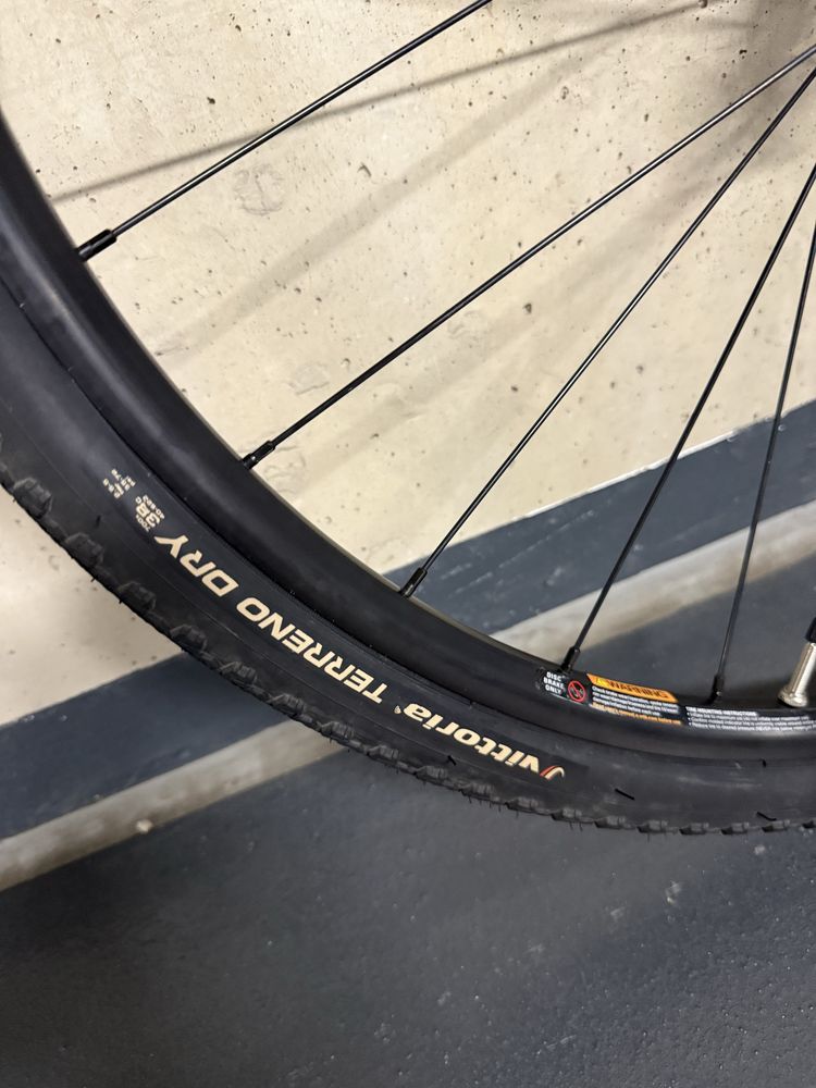 Zestaw kół WTB ST i23 TCS 700c + Vittoria Terreno Dry 38c koła gravel