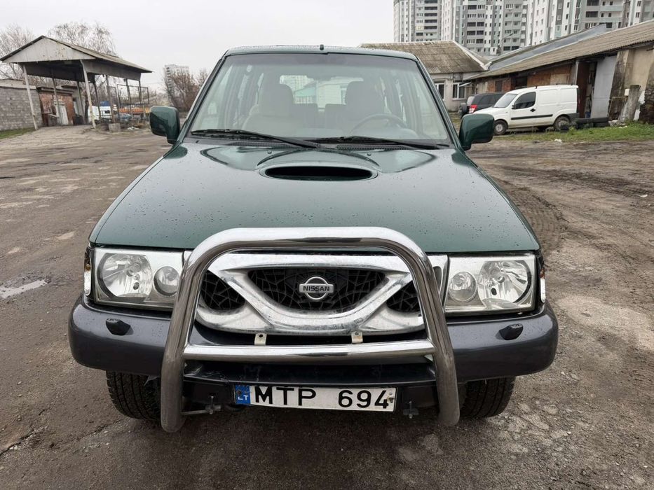 Nissan Terrano 2001рік 2,7дизель повний привід 4х4