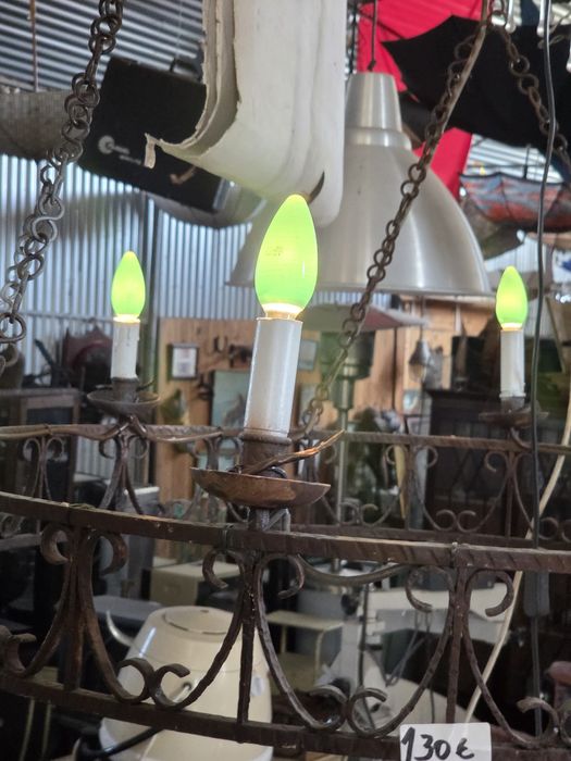 Candeeiro rustico em ferro forjado