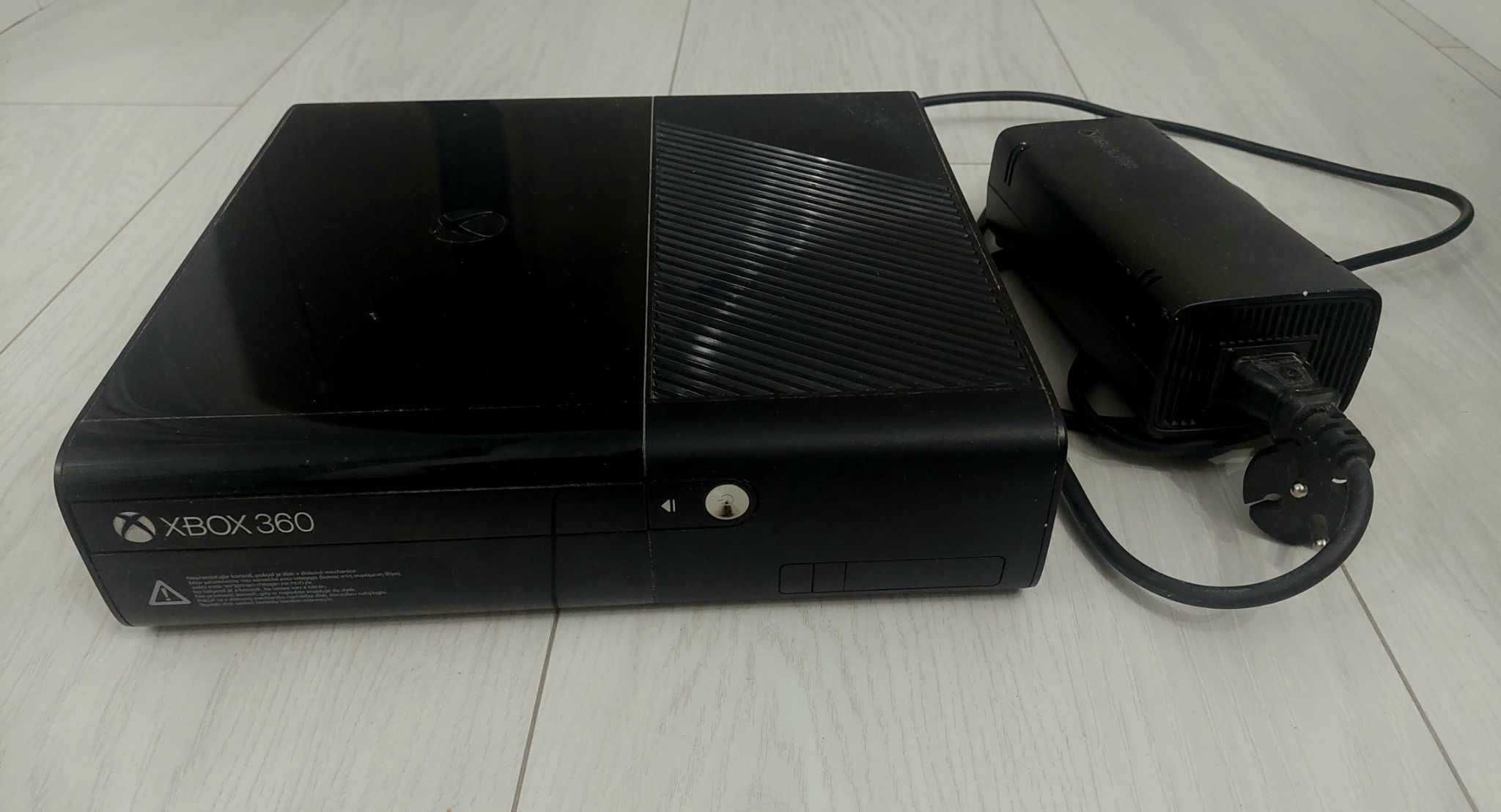 Xbox 360 w bardzo dobrym stanie